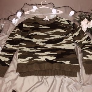 No Boundaries Camo Long Sleeved Sweater EUC